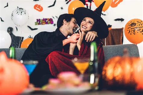 dating halloween